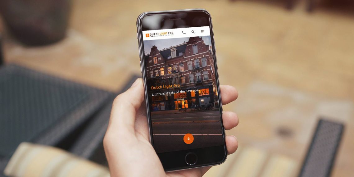 Lichtarchitecten website op mobiel